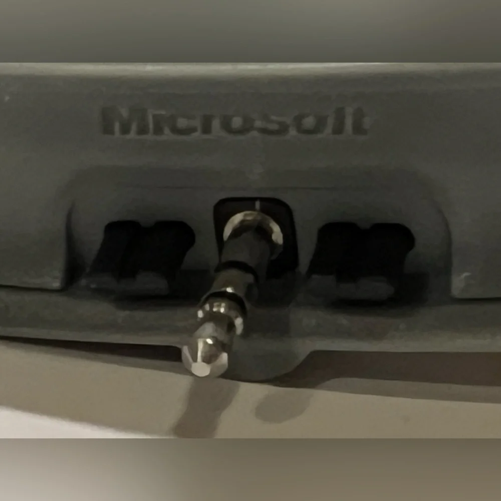 XBOX 360 HEADSET.